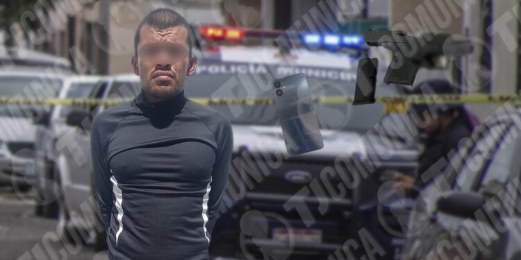 Municipales atoran a sujeto armado tras asalto en la Vía Rápida Poniente