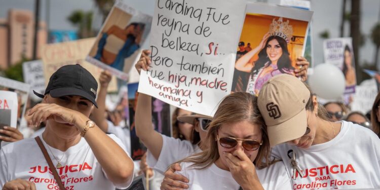 “Carolina tenía sueños, tenía familia, tenía planes y hoy ya no está”; ensenadenses exigen justicia por la muerte de la ex reina de belleza