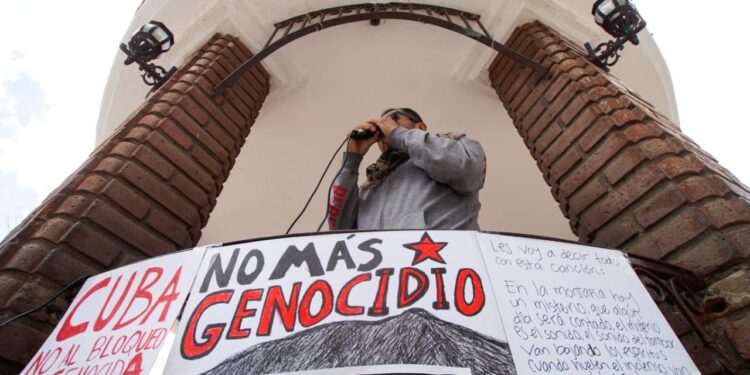 Protestan en Tecate en defensa del Cuchumá; advierten daño ambiental y cultural por explosiones