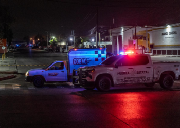 Dejan cuerpo con narcomanta amenazante frente a la Dirección de Policía Municipal de Tijuana.