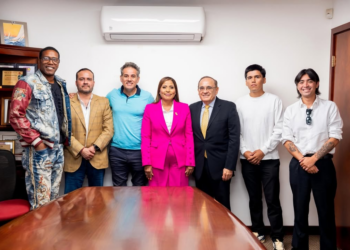 La alcaldesa de Ensenada, Claudia Agatón Muñiz, reafirmó su compromiso de impulsar inversiones responsables que contribuyan al desarrollo del municipio y al bienestar de sus habitantes.