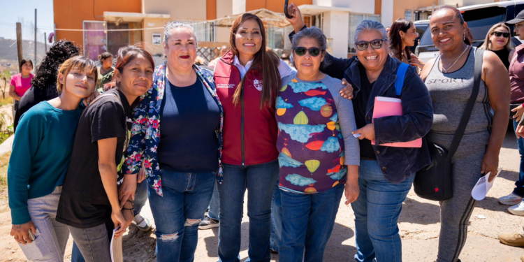 Lleva alcaldesa Claudia Agatón programas y atención directa a colonias de Ensenada