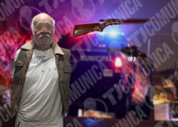Municipal detiene a abuelito por violencia familiar y posesión de armas en Zona Centro