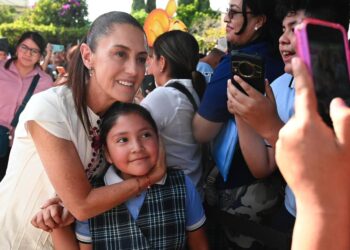 Inauguración histórica del puente Nichupté, becas y restitución de tierras: Presidenta Claudia Sheinbaum culmina gira en Quintana Roo, Estado de México y Chiapas