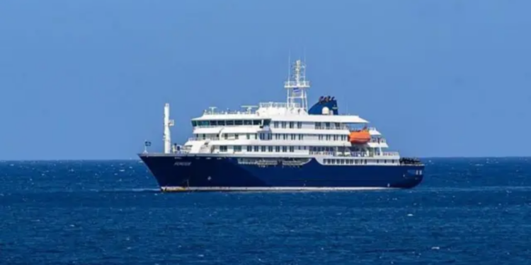 Fallecen tres personas a bordo de un crucero tras brote de hantavirus