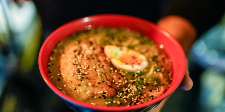 Ramen estilo japonés conquista a Tijuana desde una carreta callejera