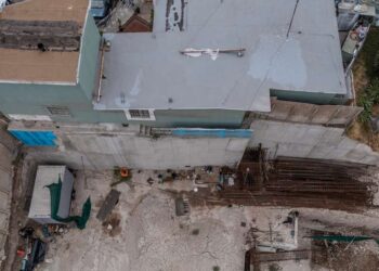 Vecinos de Villa Floresta exponen que obra inconclusa pone en riesgo viviendas