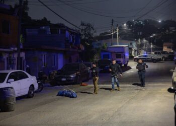Localizan cuerpo envuelto en cobija y con narcomensaje en la colonia Niños Héroes