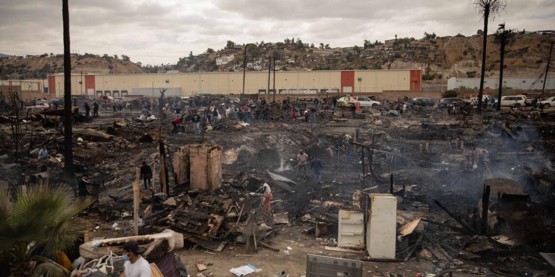 Entre cenizas familias del Cañon del Padre buscan comenzar de nuevo tras incendio que consumió sus casas