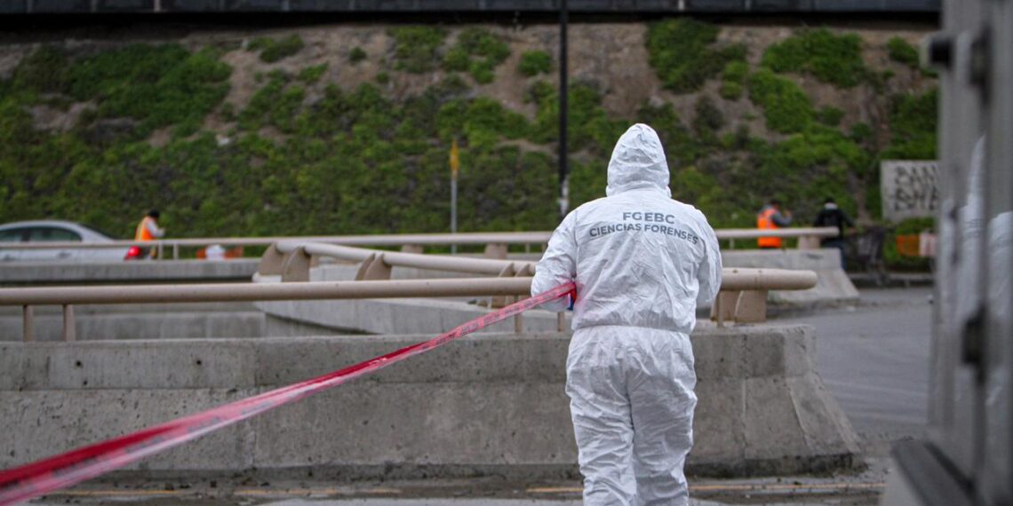 Abandonan cuerpo atado de pies y manos en el bulevar 2000