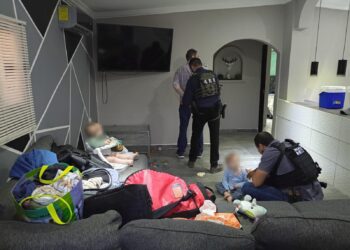 Localizan en Baja California a presunto sustractor de menores estadounidenses; fue entregado a autoridades de EE.UU.