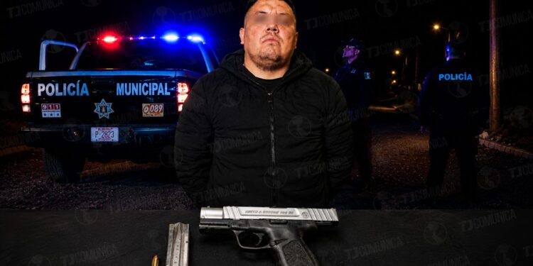Sujeto armado se escondió en casa de su abuelita, pero fue detenido por municipales