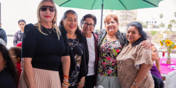 Rocio Adame festeja a madres de familia con emotivo encuentro en Playas de Rosarito