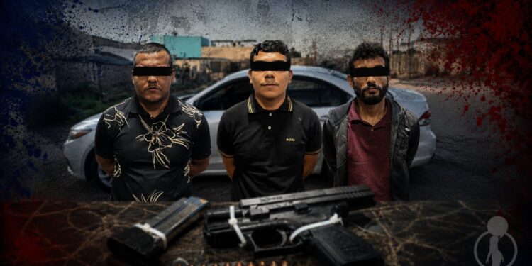 Municipales de Tijuana atoran a tres integrantes de un cártel antes de que realizaran un “jale”