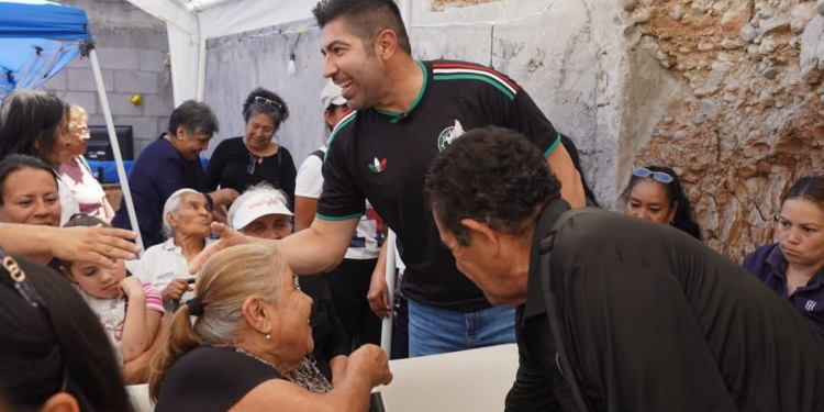 Arranca Armando Ayala recorridos y asambleas en Tijuana