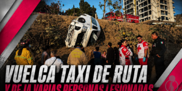 Vuelca Taxi de ruta y deja varias personas lesionadas