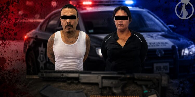 Detienen a pareja con fusil; uno afirmó trabajar para un cartel