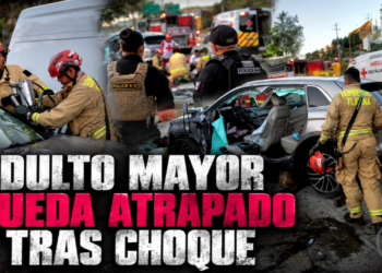 Adulto mayor queda atrapado tras aparatoso choque en el bulevar Salvador Rosas Magallón