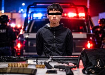 Municipales de Tijuana detienen a joven de 14 años con armas de alto poder tras un ataque armado