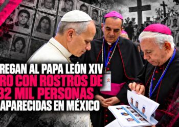 Entregan al papa León XIV libro con rostros de 132 mil personas desaparecidas en México