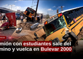 Camión con estudiantes sale del camino y vuelca en bulevar 2000