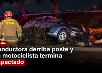 Accidente en Vía Rápida Oriente: conductora derriba poste y un motociclista termina impactado