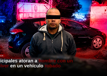 Municipales atoran a hombre con un revólver en un vehículo robado